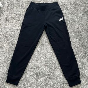 Puma - Black Regular Fit ESS Sweat Pants - Small